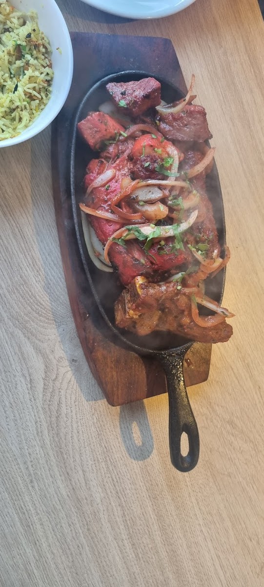 Akbor's Indian Restaurant & Takeaway-5